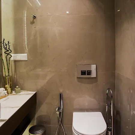 L-suites *