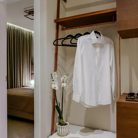 L-suites