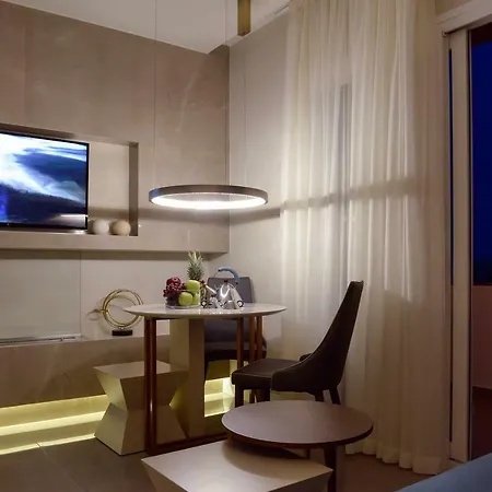 L-suites *